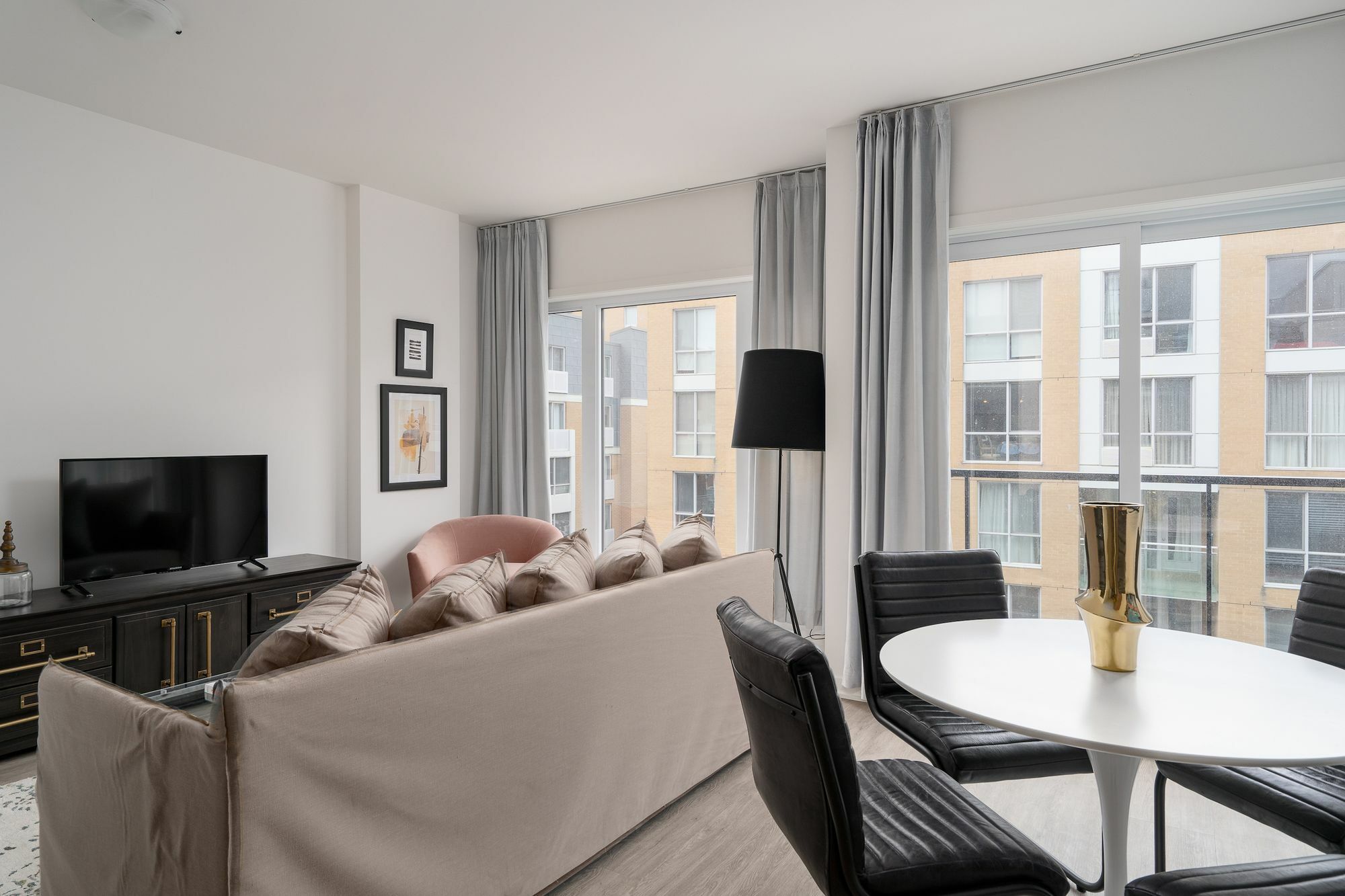 Charming 1Br In Quartier Des Spectacles By Sonder Apartment Montreal Exterior photo